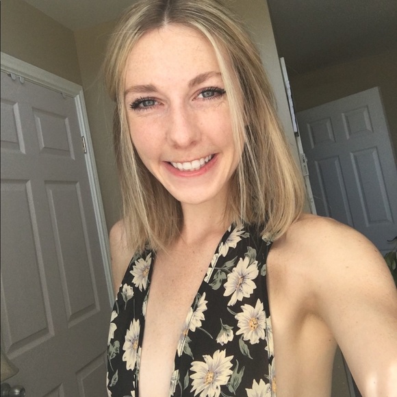 Meet your Posher, Hannah - Picture 1 of 1